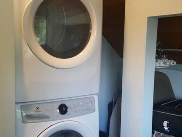 UPSTAIRS Alki Beach APARTMENT - Seattle -Historic-1858 : photo 4 de la chambre chambre lit queen-size deluxe