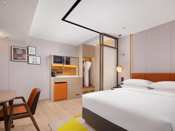 Home2 Suites by Hilton Chengdu Kuanzhai Alley : photo 1 de la chambre chambre king confort