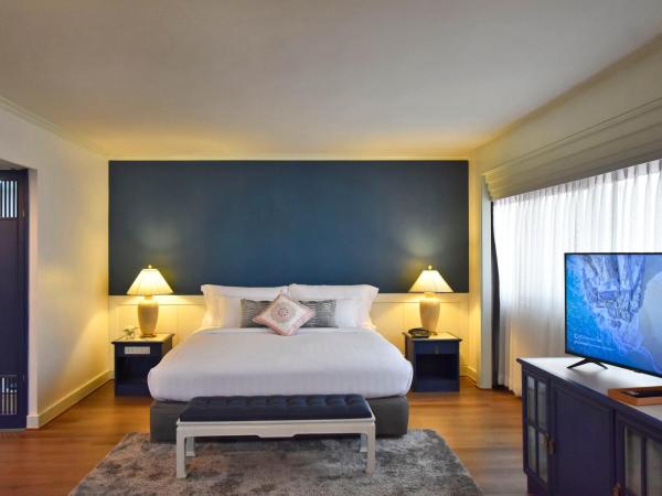 Grand China Bangkok : photo 2 de la chambre grande suite avec jacuzzi et balcon