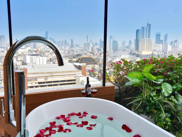 Grand China Bangkok : photo 5 de la chambre grande suite avec jacuzzi et balcon