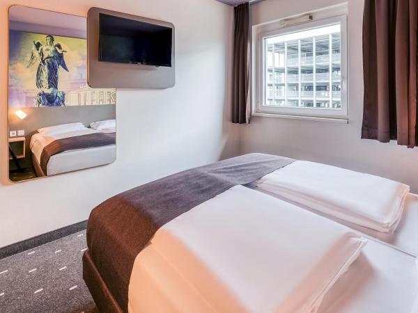B&B Hotel Stuttgart-Vaihingen : photo 4 de la chambre chambre double