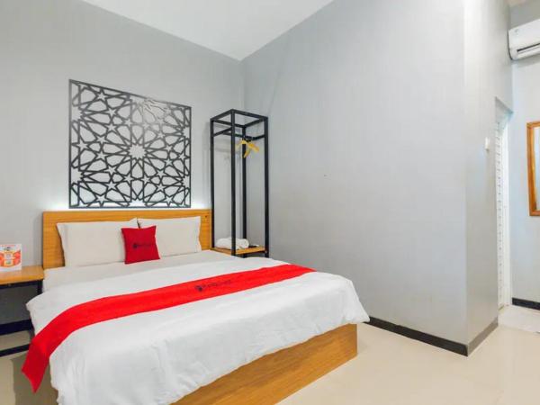 RedDoorz @ Manukan Surabaya : photo 7 de la chambre chambre double