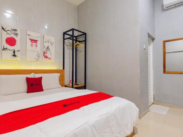 RedDoorz @ Manukan Surabaya : photo 9 de la chambre chambre double