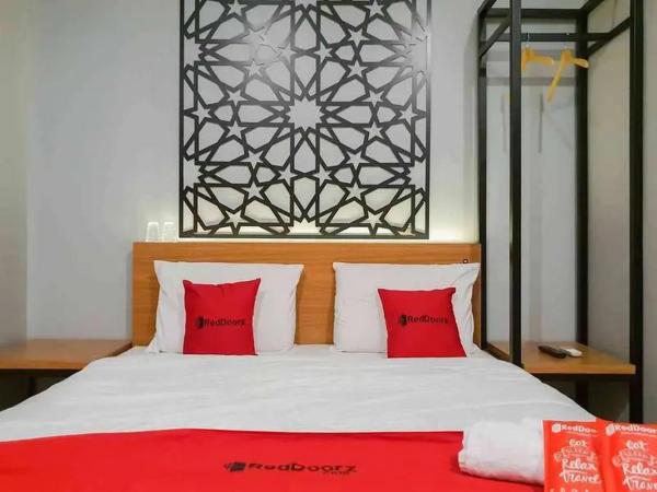RedDoorz @ Manukan Surabaya : photo 8 de la chambre chambre double