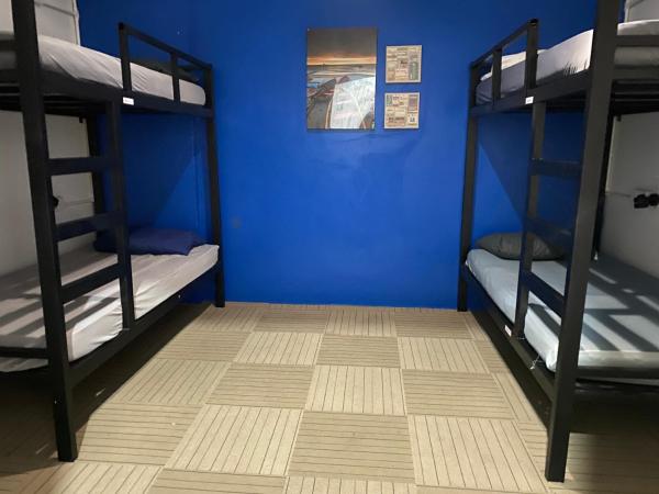 Wakaka Hostel : photo 3 de la chambre lit dans dortoir mixte de 4 lits