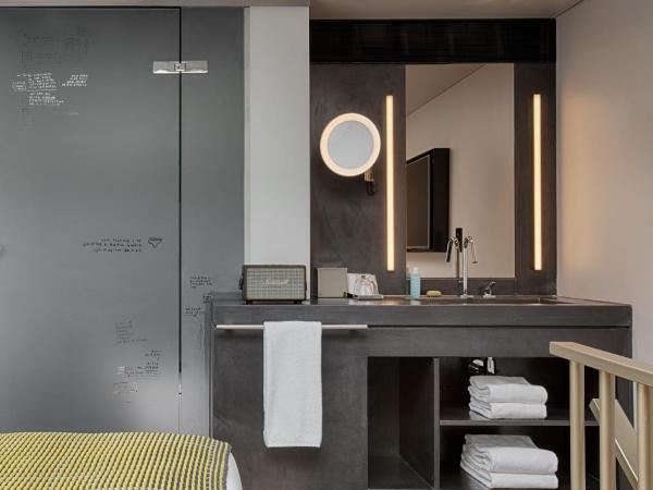 W Amsterdam : photo 1 de la chambre loft 1 chambre en duplex marvelous bank avec 1 lit king-size