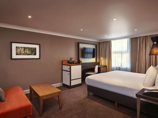 DoubleTree by Hilton London Ealing : photo 2 de la chambre suite junior lit king-size