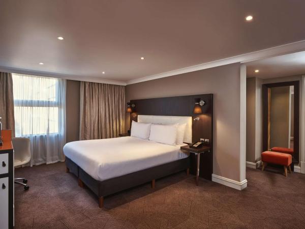 DoubleTree by Hilton London Ealing : photo 3 de la chambre suite junior lit king-size