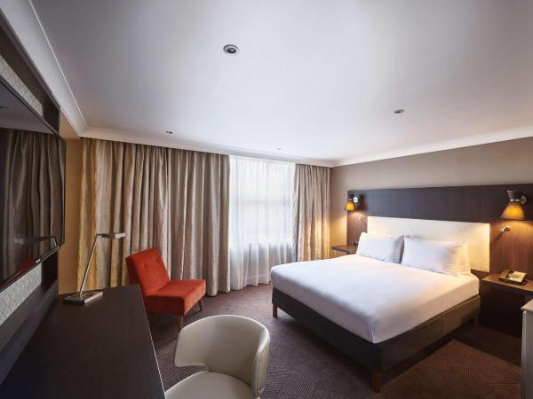 DoubleTree by Hilton London Ealing : photo 1 de la chambre suite junior lit queen-size