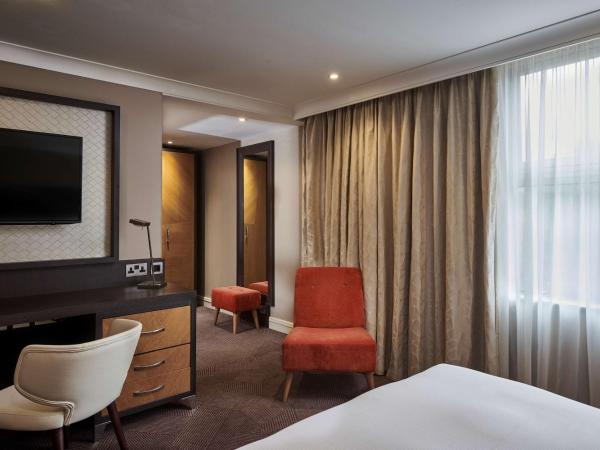 DoubleTree by Hilton London Ealing : photo 2 de la chambre suite junior lit queen-size