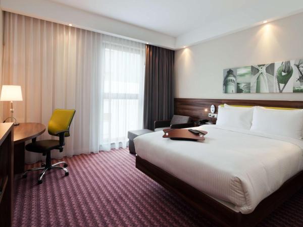 Hampton by Hilton Świnoujscie : photo 3 de la chambre chambre lit queen-size 