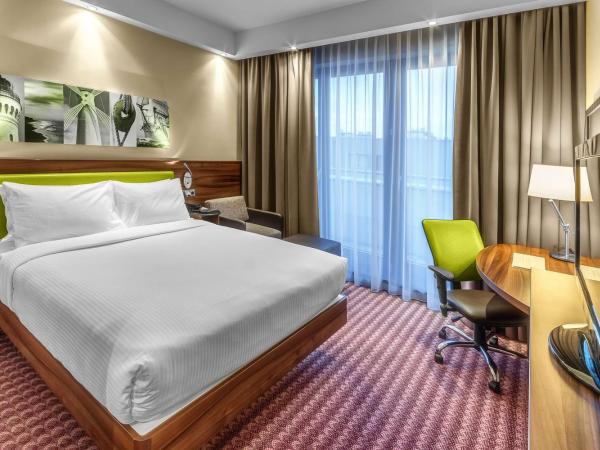 Hampton by Hilton Świnoujscie : photo 4 de la chambre chambre lit queen-size 