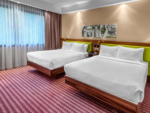 Hampton by Hilton Świnoujscie : photo 4 de la chambre chambre avec 2 grands lits queen-size 