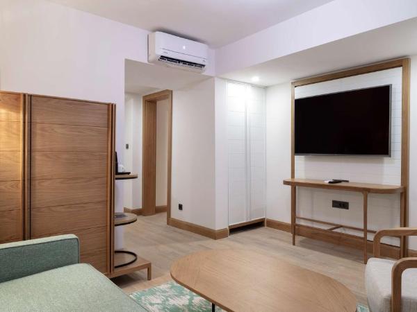 DoubleTree by Hilton Bodrum Marina Vista : photo 3 de la chambre suite lit king-size deluxe 1 chambre