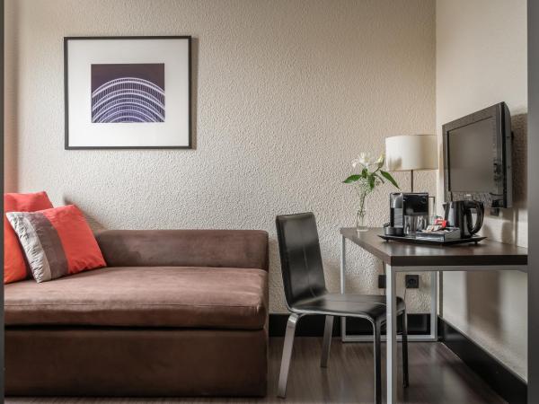 Hotel Medium Valencia : photo 3 de la chambre chambre triple