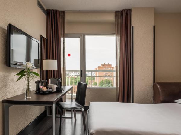 Hotel Medium Valencia : photo 2 de la chambre chambre familiale (2 adultes et 2 enfants)