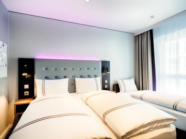 Premier Inn Nürnberg City Nordost : photo 1 de la chambre chambre triple standard
