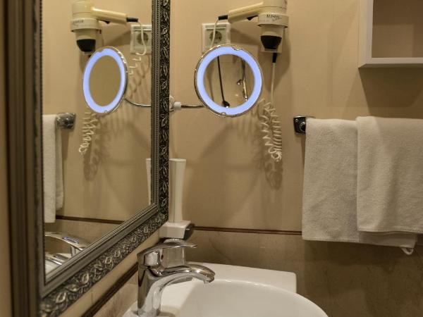 Gold Hotel Budapest : photo 3 de la chambre chambre double ou lits jumeaux