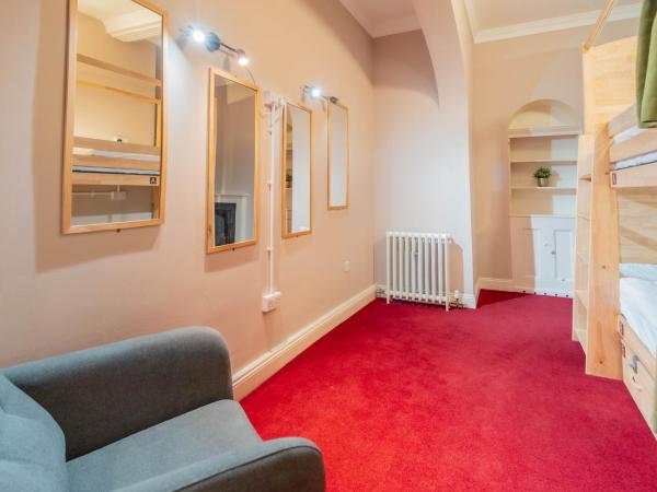 Palmers Lodge Swiss Cottage : photo 2 de la chambre lit dans dortoir mixte de 4 lits