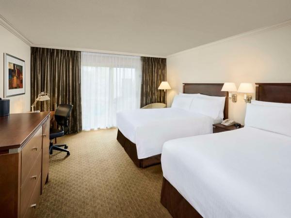 Best Western Plus Lamplighter Inn & Conference Centre : photo 5 de la chambre queen room with two queen beds and patio - west wing/atrium view