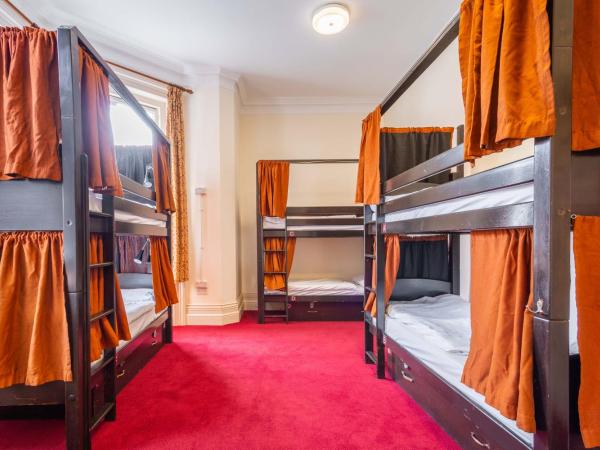Palmers Lodge Swiss Cottage : photo 3 de la chambre lit dans dortoir mixte de 6 lits