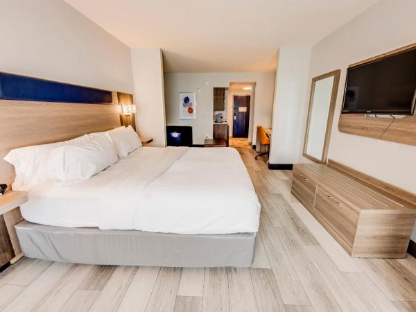 Holiday Inn Express Hotel & Suites Ohio State University- OSU Medical Center, an IHG Hotel : photo 3 de la chambre chambre lit king-size standard avec canapé-lit - non-fumeurs