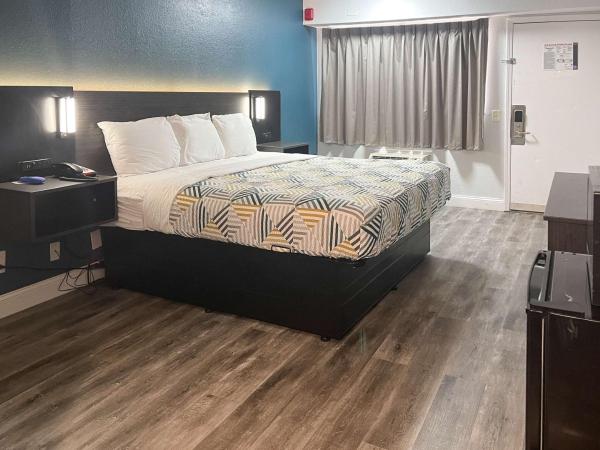 Motel 6-Memphis, TN - Downtown : photo 5 de la chambre chambre lit king-size