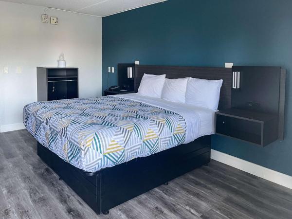 Motel 6-Memphis, TN - Downtown : photo 6 de la chambre chambre lit king-size