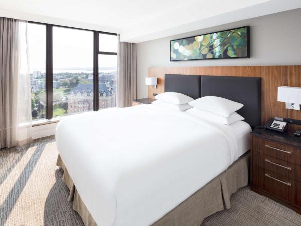 DoubleTree by Hilton Hotel & Suites Victoria : photo 2 de la chambre suite 2 chambres avec balcon