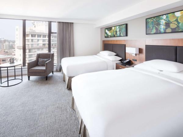 DoubleTree by Hilton Hotel & Suites Victoria : photo 4 de la chambre chambre avec 2 lits queen-size - accessible aux personnes à mobilité réduite