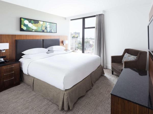 DoubleTree by Hilton Hotel & Suites Victoria : photo 7 de la chambre suite familiale