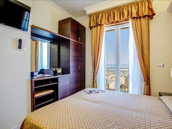 Hotel Caesar Paladium : photo 2 de la chambre chambre double ou lits jumeaux supérieure - vue sur mer
