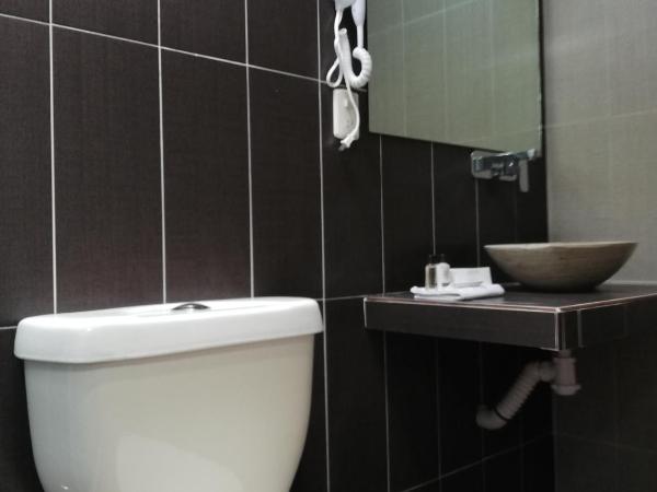 CORDIALITY INN : photo 4 de la chambre chambre lits jumeaux spacieuse