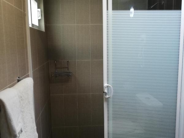 CORDIALITY INN : photo 6 de la chambre chambre lits jumeaux spacieuse