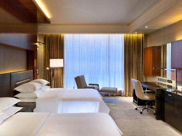 Sheraton Grand Bangalore Hotel at Brigade Gateway : photo 1 de la chambre premier deluxe, guest room, 2 queen, city view