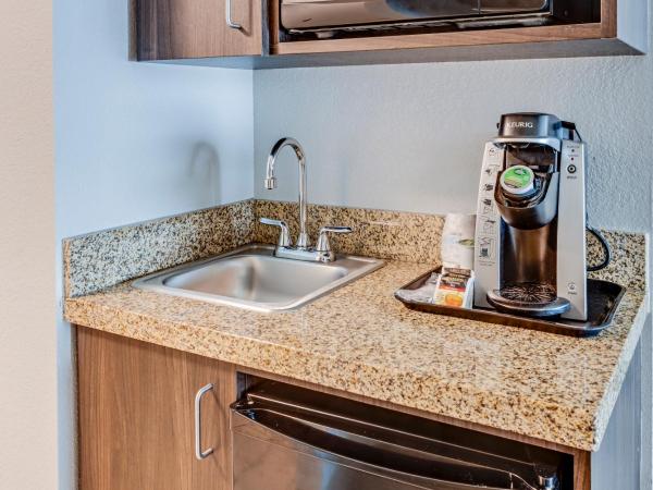 Holiday Inn Express Hotel & Suites Ohio State University- OSU Medical Center, an IHG Hotel : photo 3 de la chambre suite lit king-size