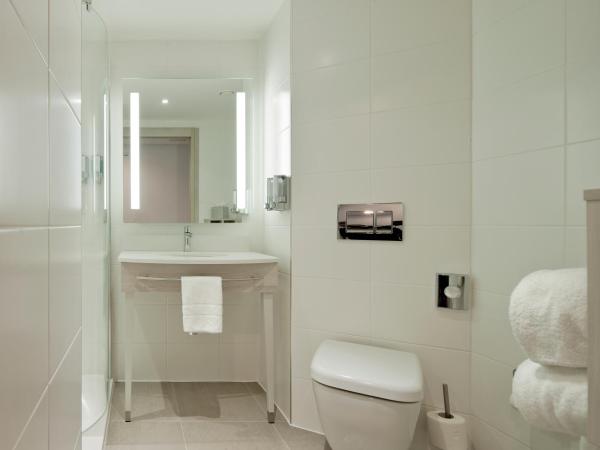 Hampton By Hilton Leeds City Centre : photo 2 de la chambre chambre lit queen-size