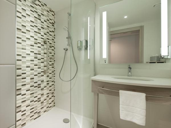 Hampton By Hilton Leeds City Centre : photo 3 de la chambre chambre lit queen-size