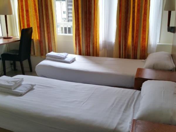Hotel Isis : photo 4 de la chambre chambre lits jumeaux