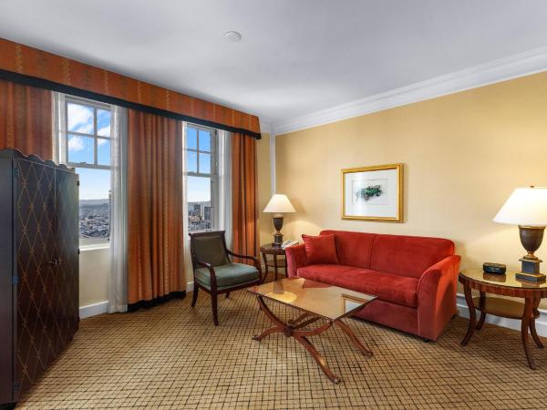 InterContinental Mark Hopkins San Francisco, an IHG Hotel : photo 8 de la chambre suite avec terrasse et lit king-size