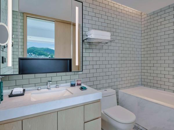 Doubletree By Hilton Shenzhen Airport Residences : photo 5 de la chambre résidence 2 chambres lit king-size