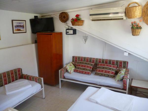 Frankfurt Hotel : photo 9 de la chambre chambre triple avec terrasse