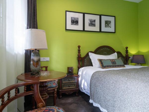 Hotel Cote Cour Beijing : photo 2 de la chambre chambre double avec salle de bains privative