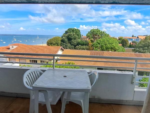 Appart'hôtel Le Trianon : photo 8 de la chambre appartement (4 adultes + 2 enfants) - vue sur mer