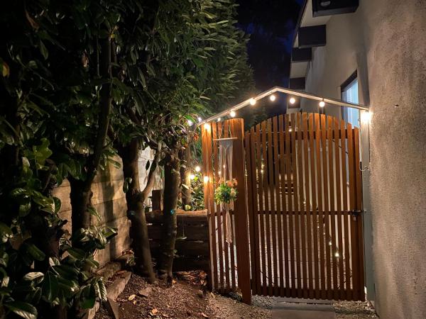 Hudson Homes&Suite : photo 3 de la chambre chambre double avec balcon