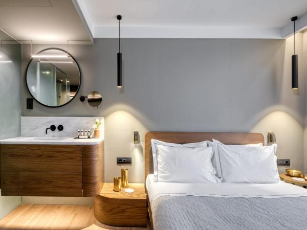 Bob W Eolou : photo 4 de la chambre chambre double avec balcon