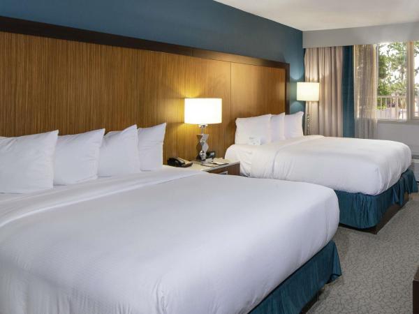 DoubleTree by Hilton Hotel Jacksonville Airport : photo 1 de la chambre chambre double avec 2 lits doubles - non-fumeurs