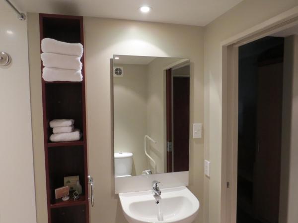 Queenstown Motel Apartments : photo 8 de la chambre studio avec vue sur lac