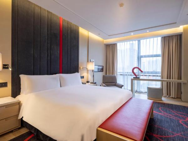 Hilton Xi'an High-tech Zone : photo 6 de la chambre suite 1 chambre deluxe lit king-size