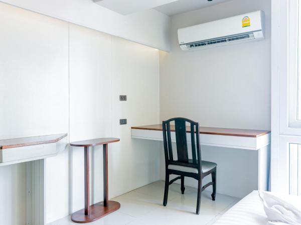 A Room Bangkok Sathorn : photo 9 de la chambre chambre lits jumeaux supérieure